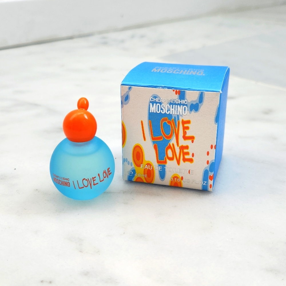 Moschino 'I Love Love' sample